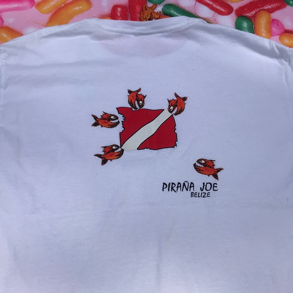 pirana Joe Belize Dive tee tshirt . Small stain
